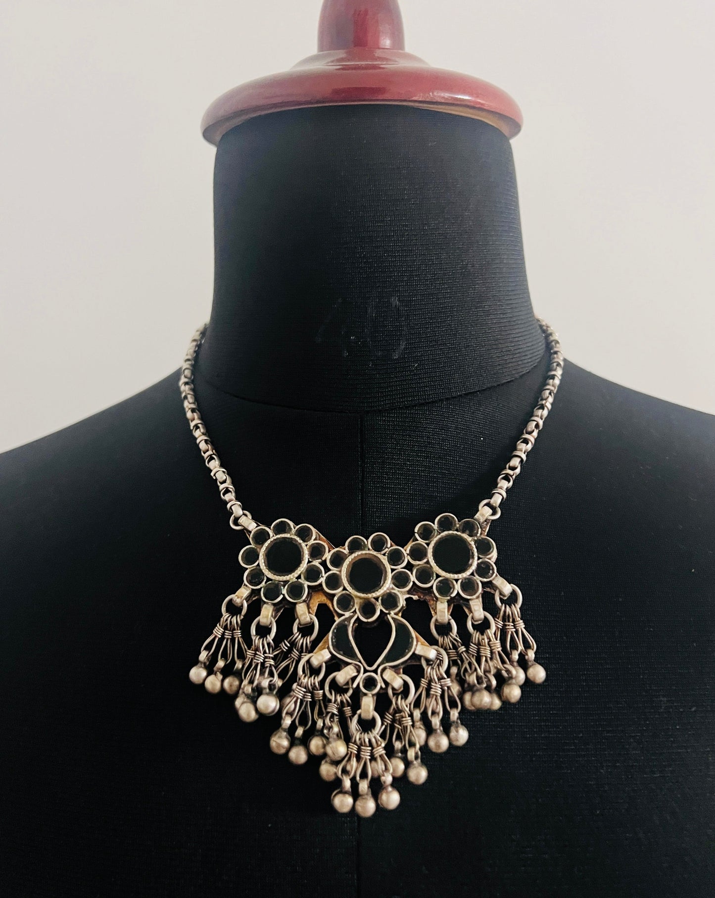 Mahira Glass Necklace Set